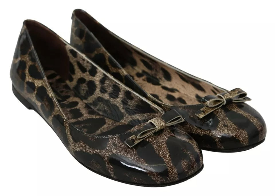 Braune Ballerinas aus Leder mit Leopardenmuster