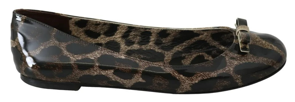 Braune Ballerinas aus Leder mit Leopardenmuster