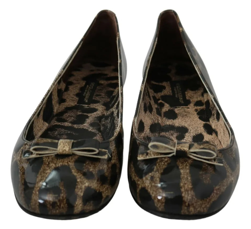 Braune Ballerinas aus Leder mit Leopardenmuster