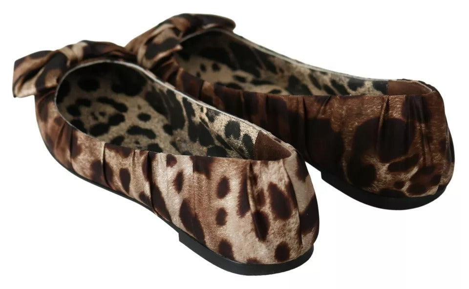 Braune Ballerinas aus Seide mit Leopardenmuster