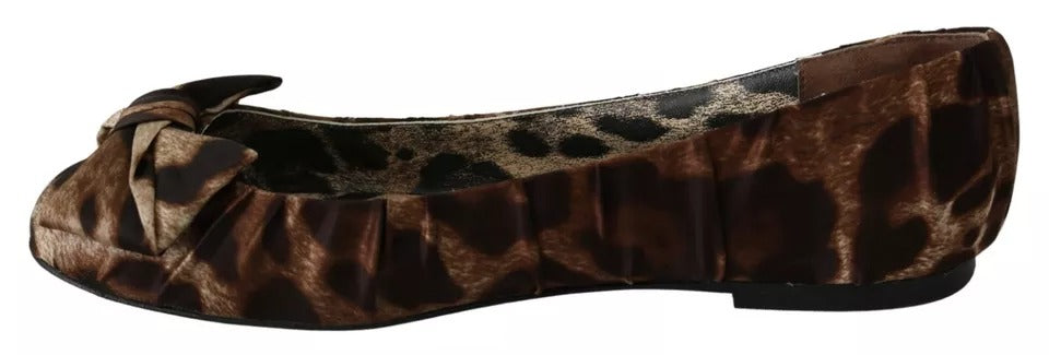 Braune Ballerinas aus Seide mit Leopardenmuster