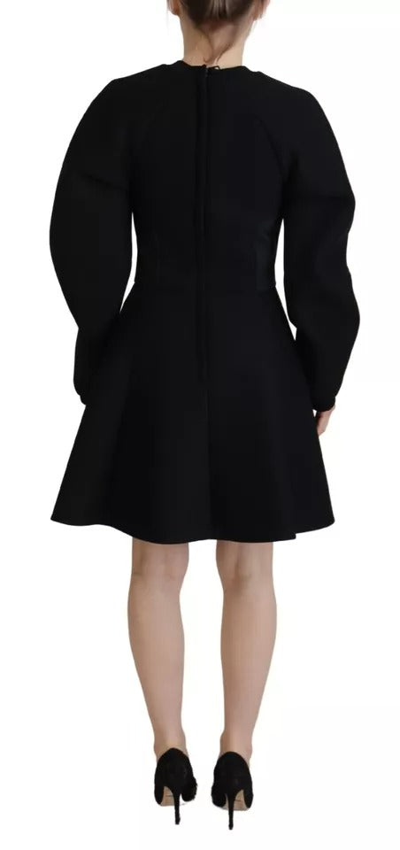 Schwarzes, langärmliges Minikleid aus Baumwolle in A-Linie