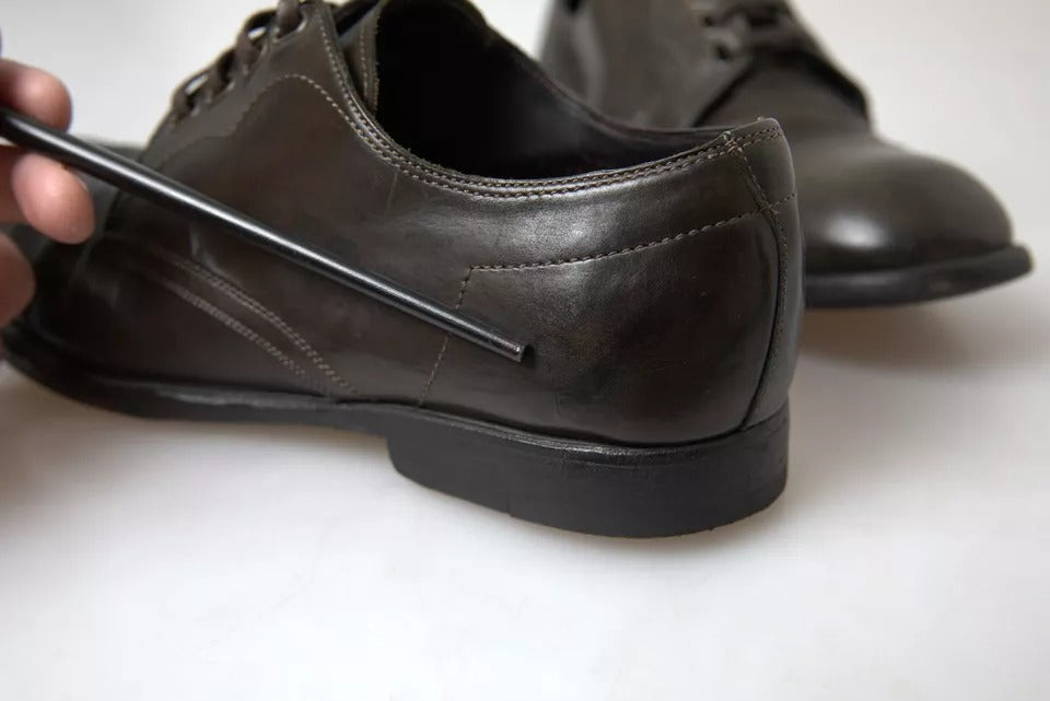 Grüne Herrenschuhe aus Leder für formelle Anlässe