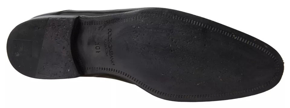 Schwarze, elegante Schuhe aus poliertem Leder