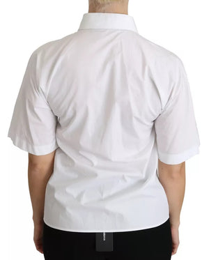 Weißes Poloshirt mit Kragen und kurzen Ärmeln