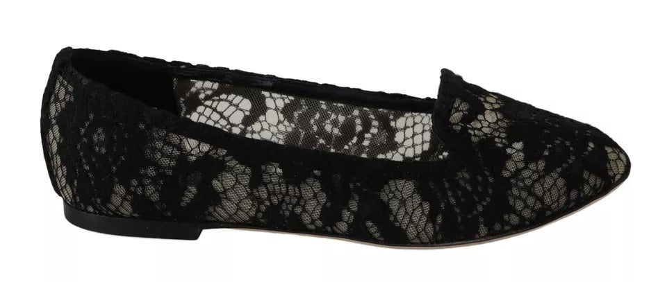 Schwarze Loafer mit Blumenspitze