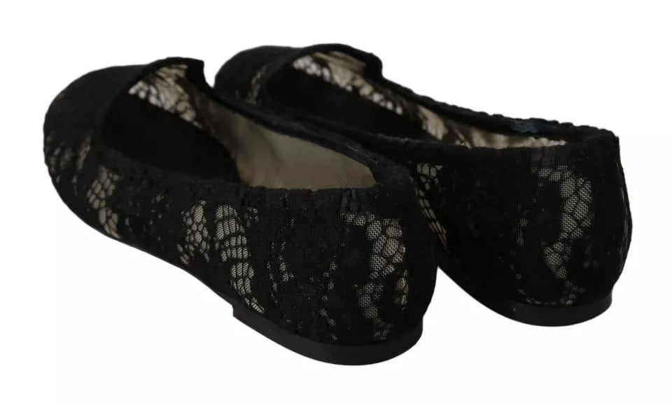 Schwarze Loafer mit Blumenspitze