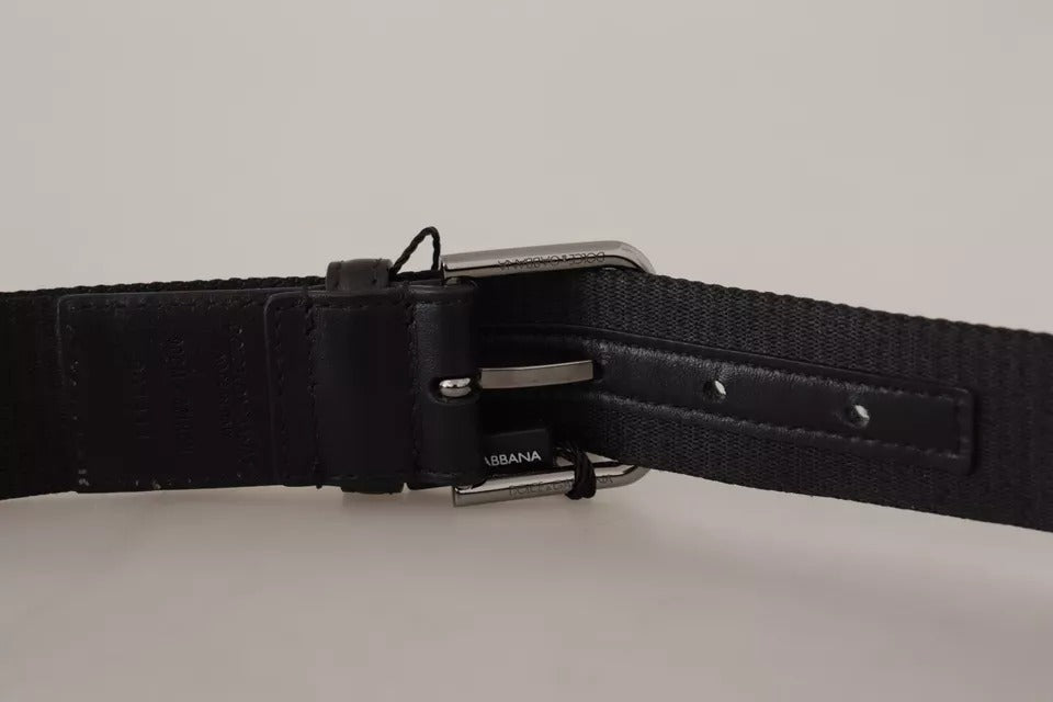 Blau-schwarzer Gürtel mit Logo-Print und silberner Schnalle