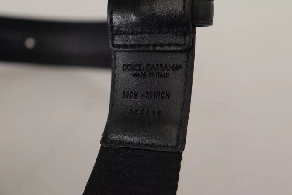 Blau-schwarzer Gürtel mit Logo-Print und silberner Schnalle