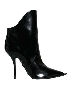 Schwarze spitze Stiefeletten aus Lackleder