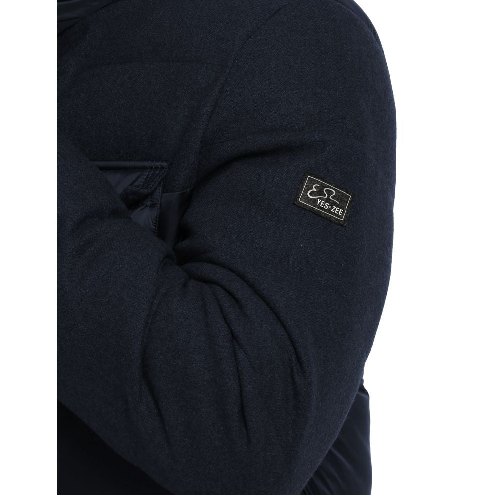 Blaue Polyesterjacke