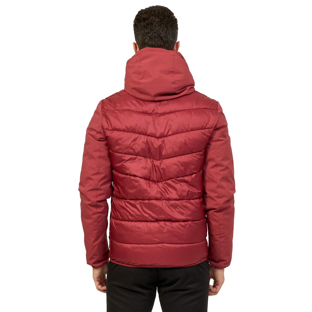 Rote Nylonjacke