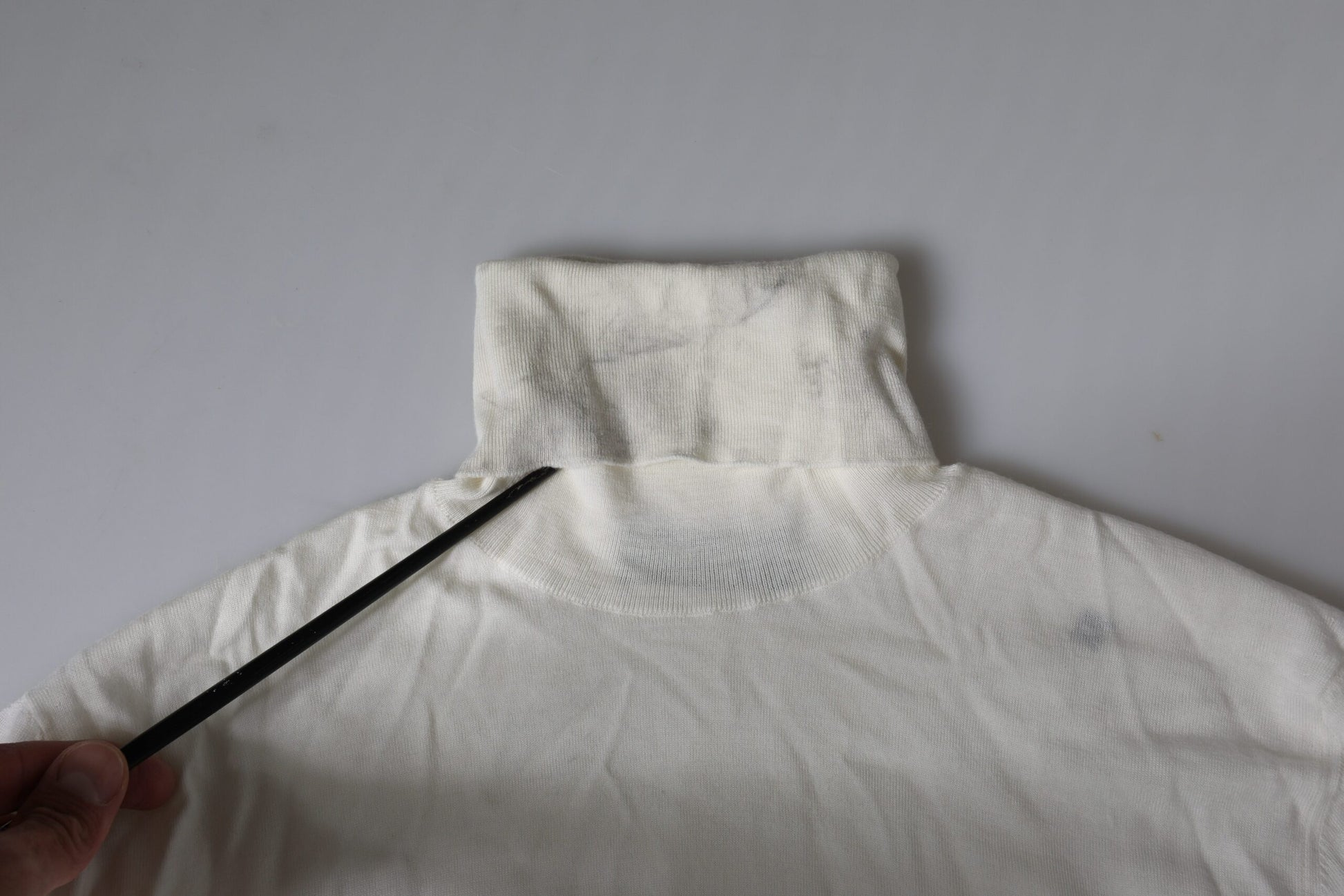 Pullover aus Wolle mit Rollkragen in gebrochenem Weiß