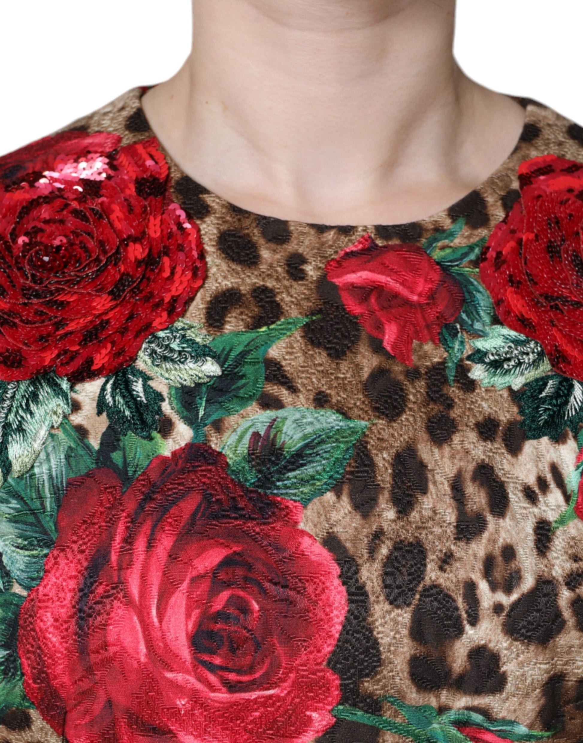 Braunes Leoparden-A-Linien-Kleid aus Baumwolle mit roten Rosen