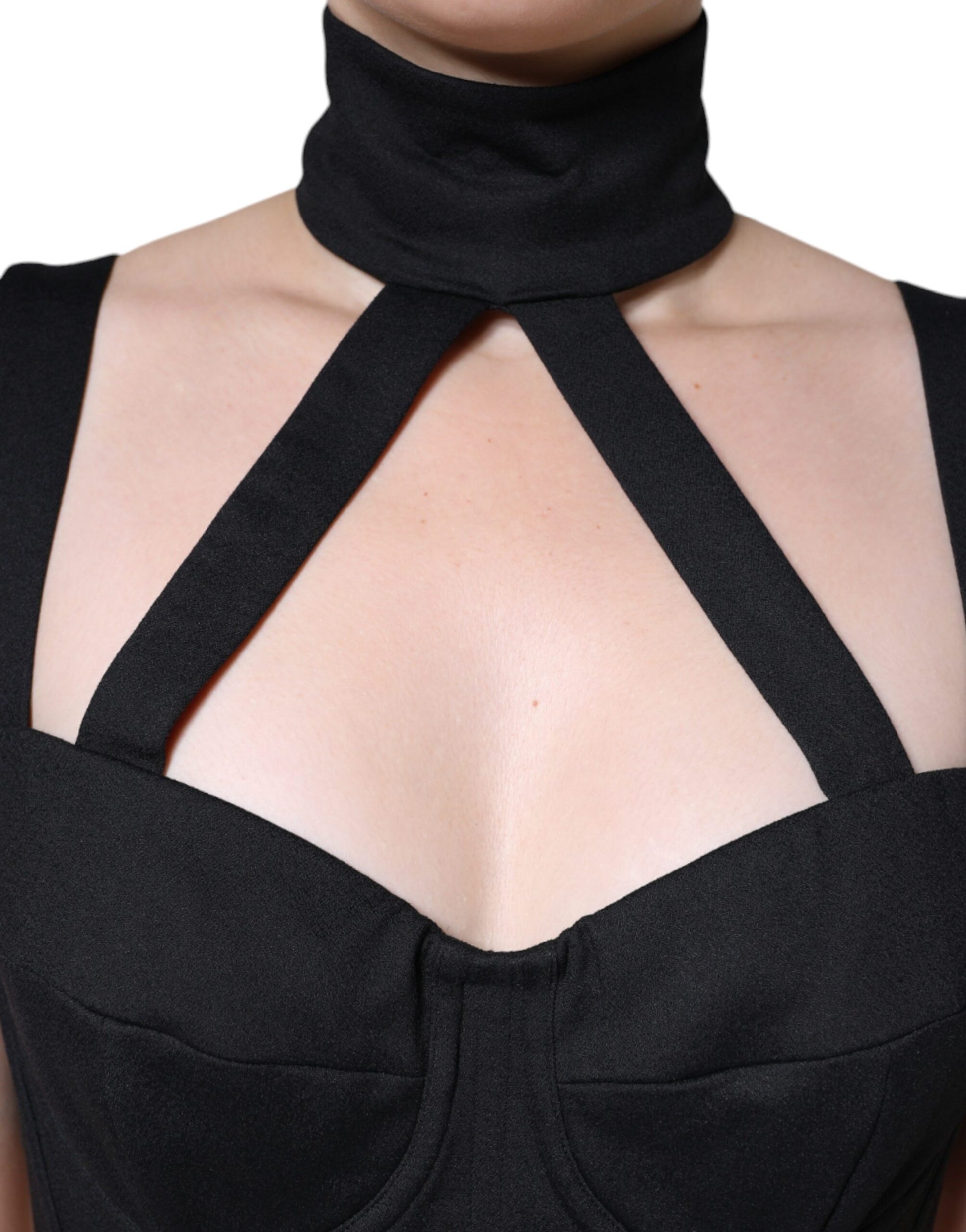 Schwarzes, ärmelloses, figurbetontes Minikleid mit Cut-outs