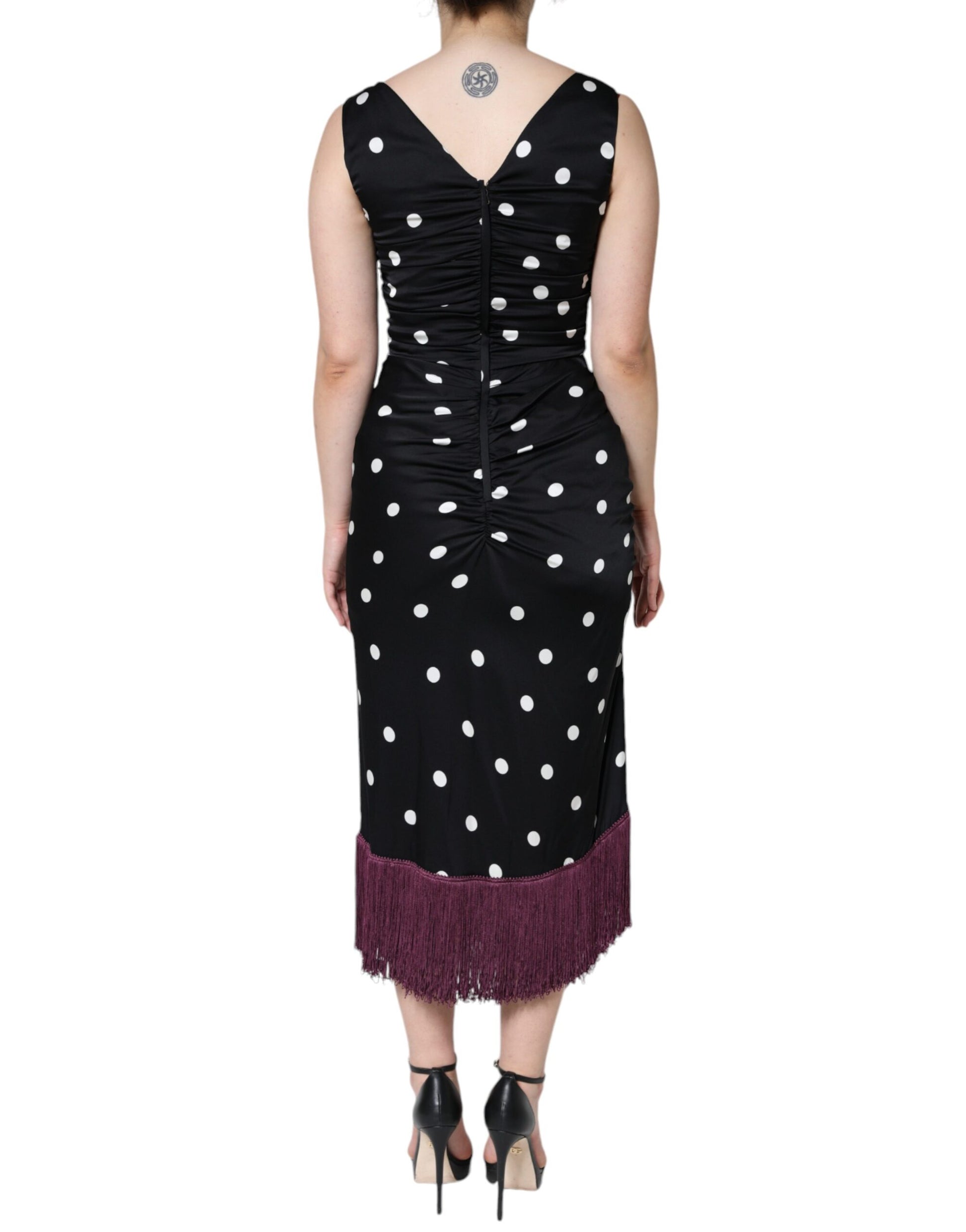 Schwarzes Midikleid aus Seide mit Polka Dots und V-Ausschnitt und Quasten