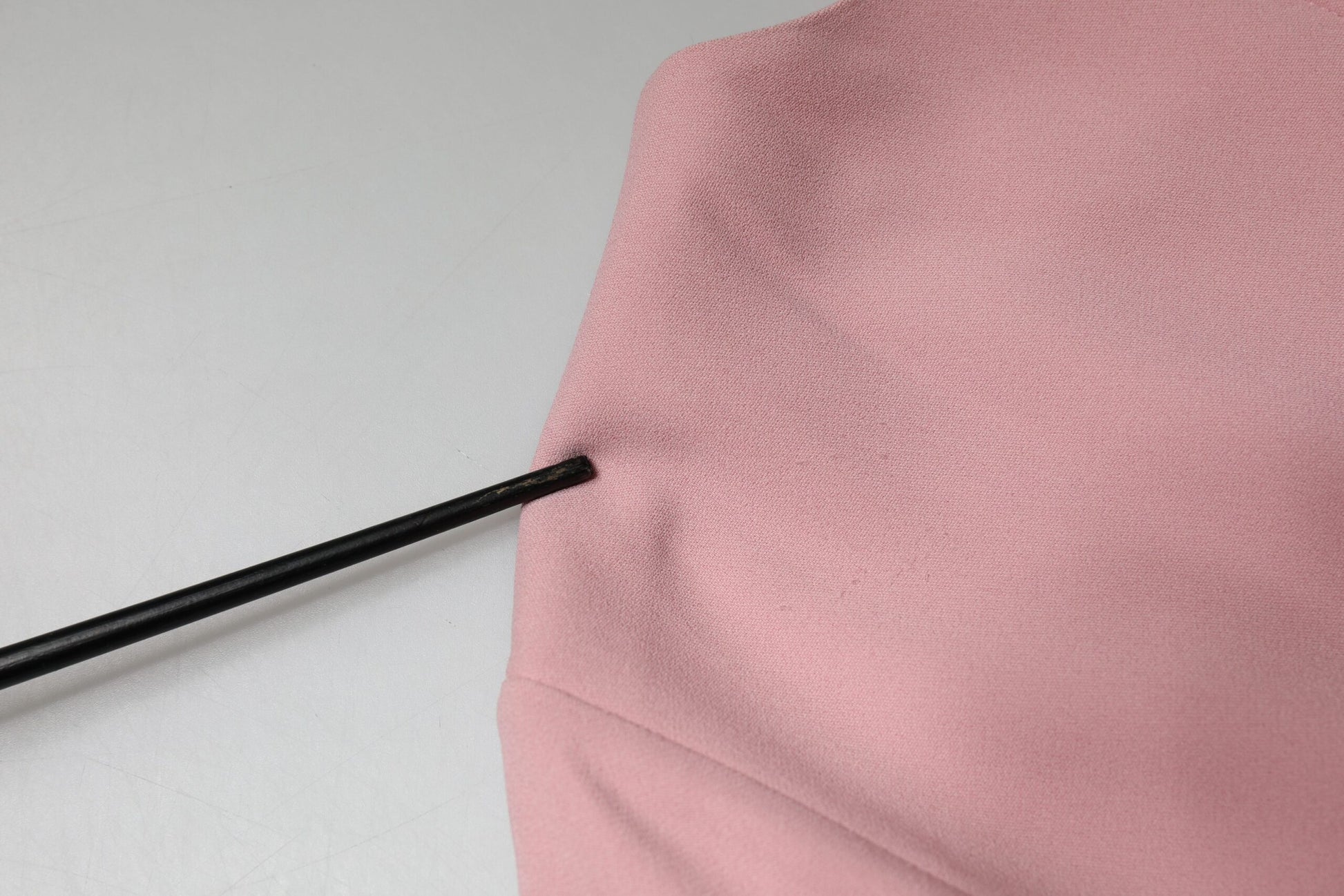 Rosa A-Linien-Kleid aus Viskose mit 3/4-Ärmeln