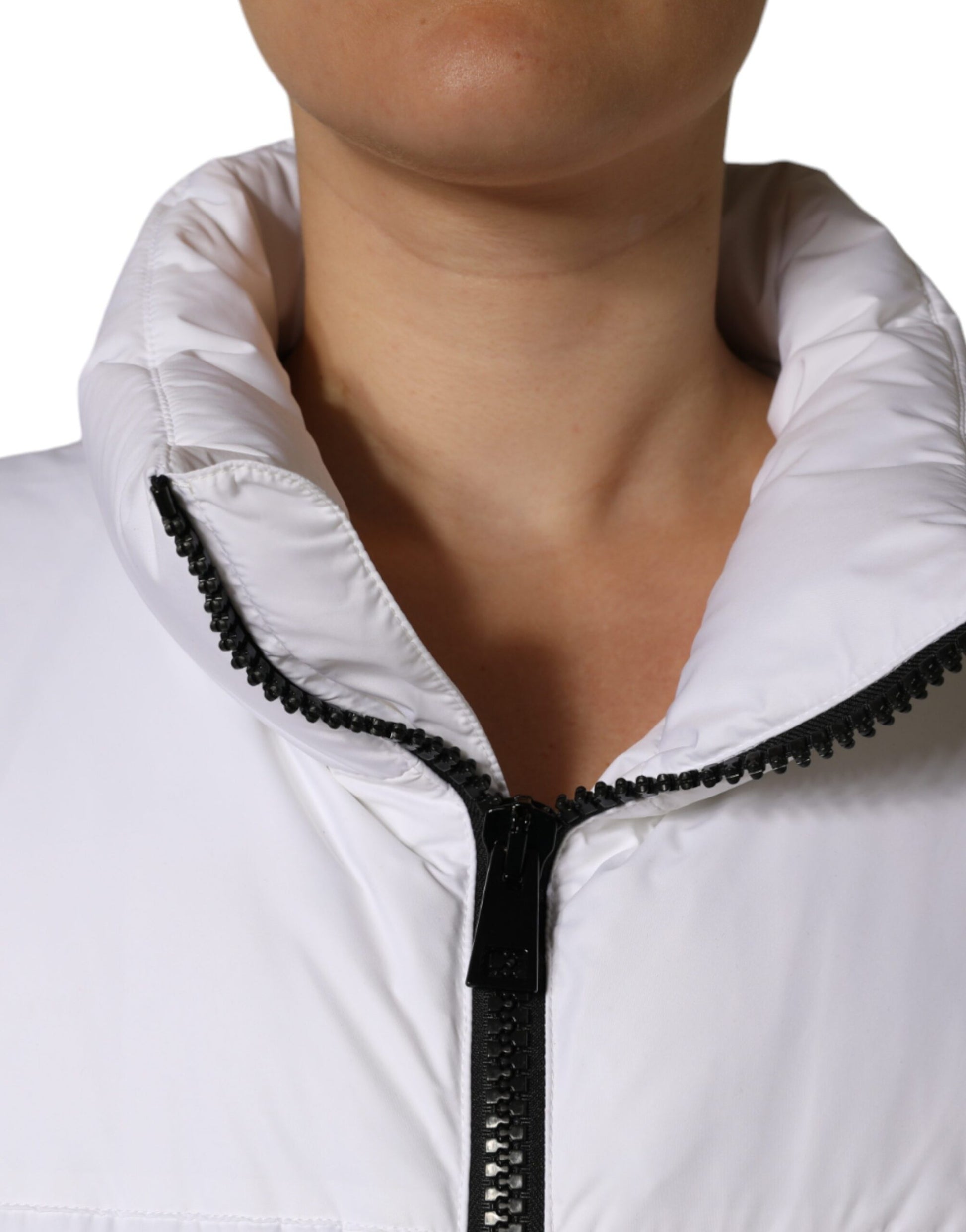 Weiße Puffer-Steppjacke mit durchgehendem Reißverschluss