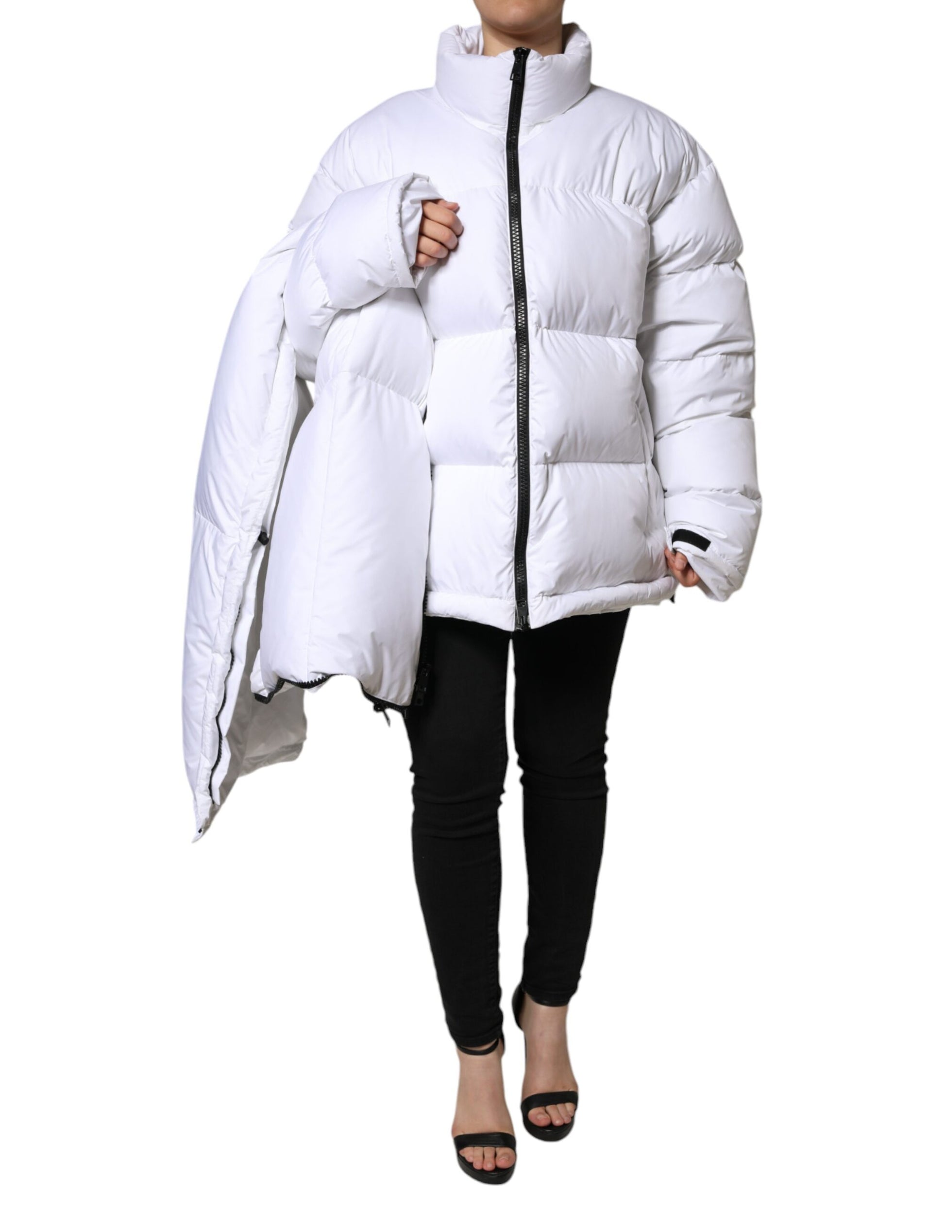 Weiße Puffer-Steppjacke mit durchgehendem Reißverschluss