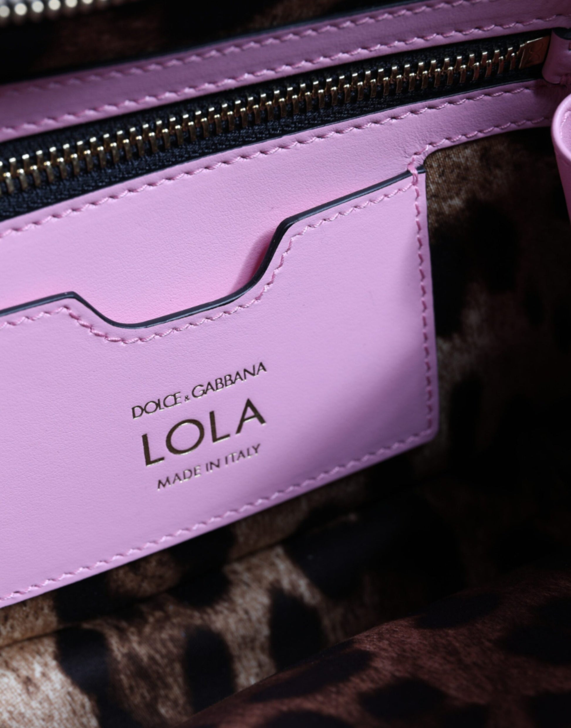Babyrosa LOLA Umhängetasche aus Leder mit Nieten