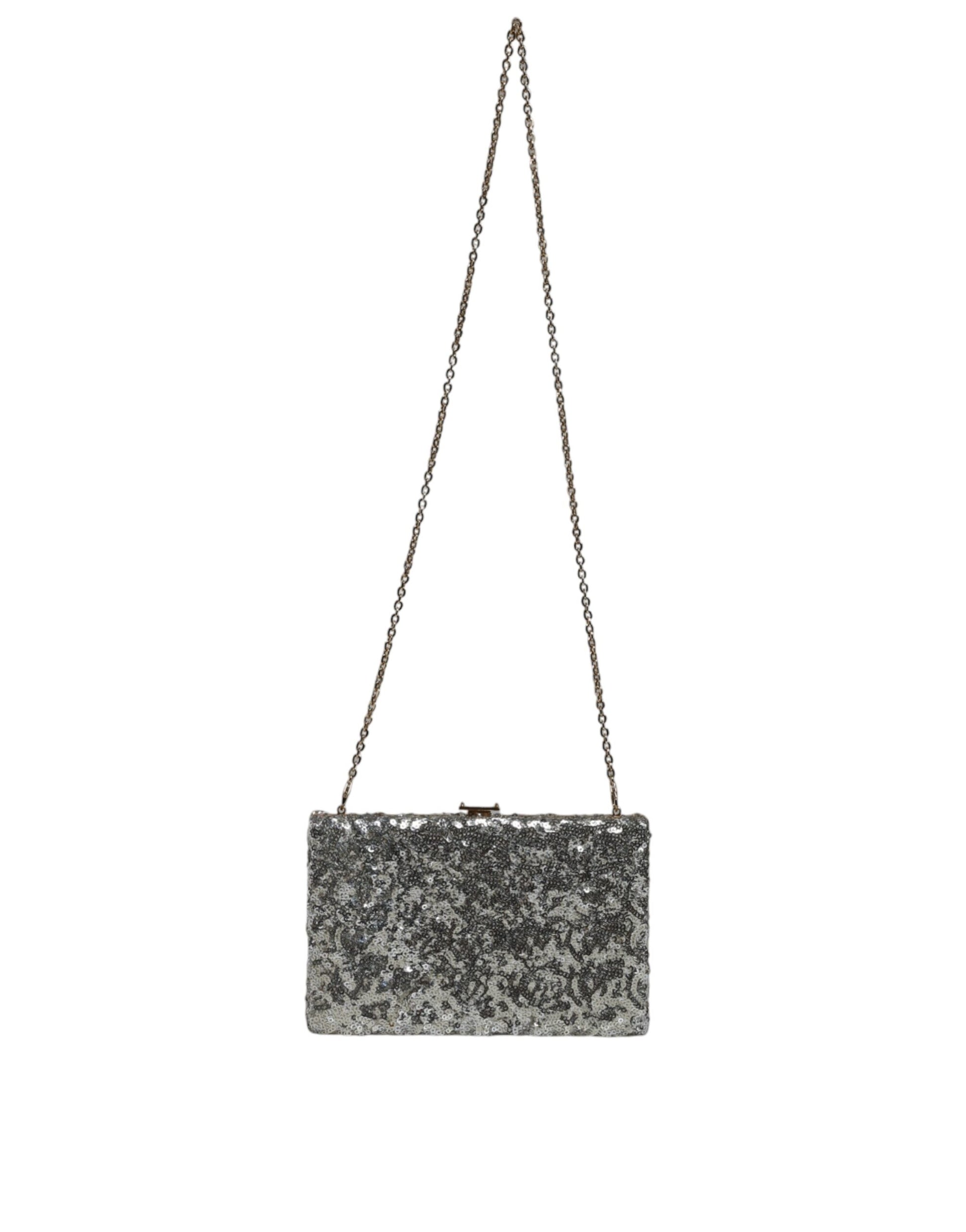 Silberne Clutch mit Pailletten für den Abend