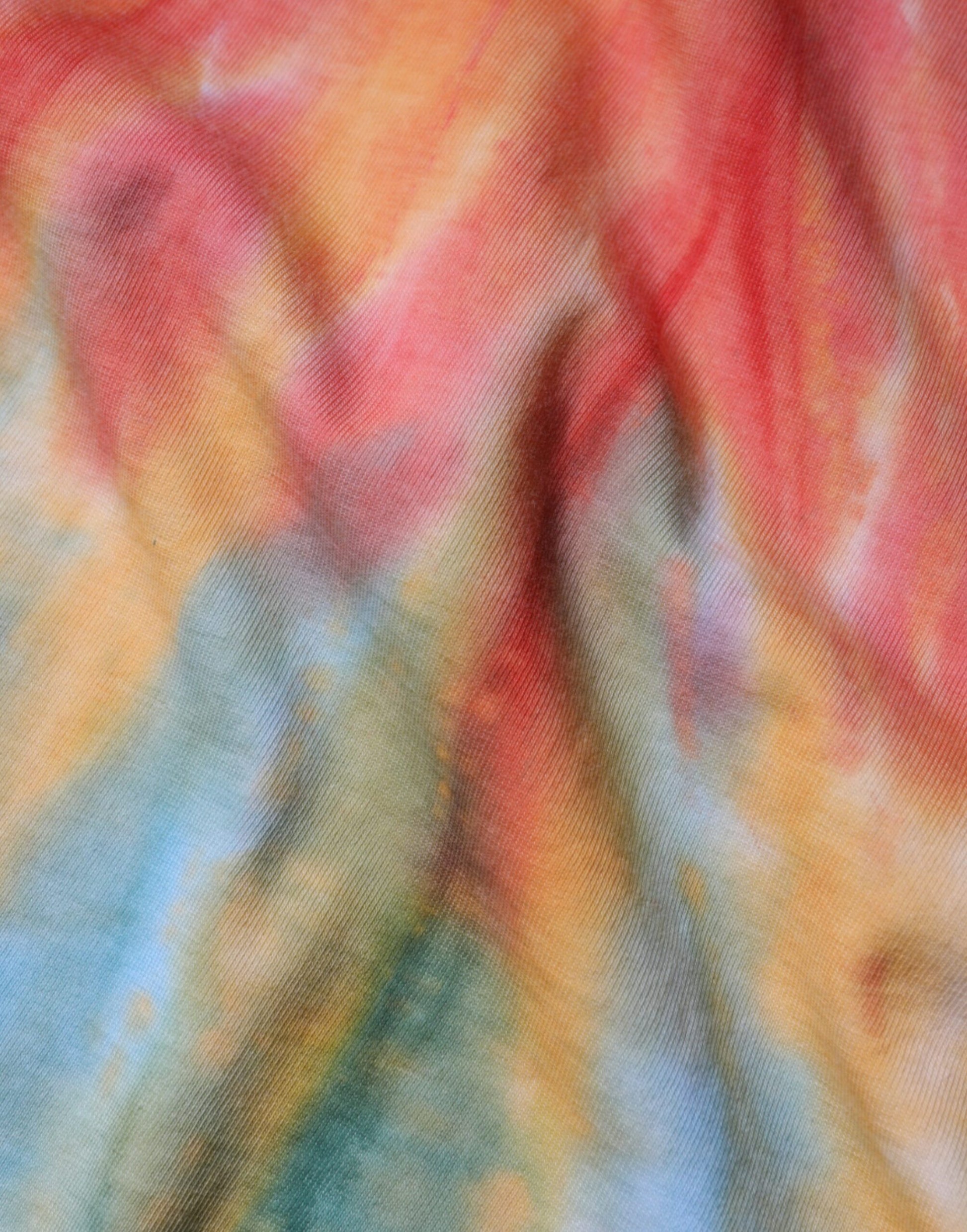 Mehrfarbiges T-Shirt aus Baumwolle mit Batik-Logo
