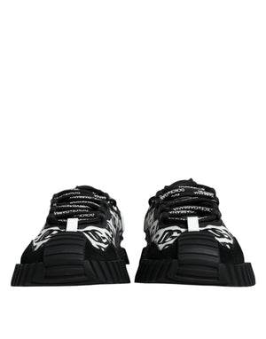 Schwarze Low Top NS1 Sneakers mit Logo und Schnürung