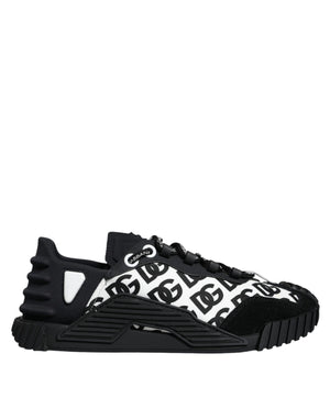 Schwarze Low Top NS1 Sneakers mit Logo und Schnürung