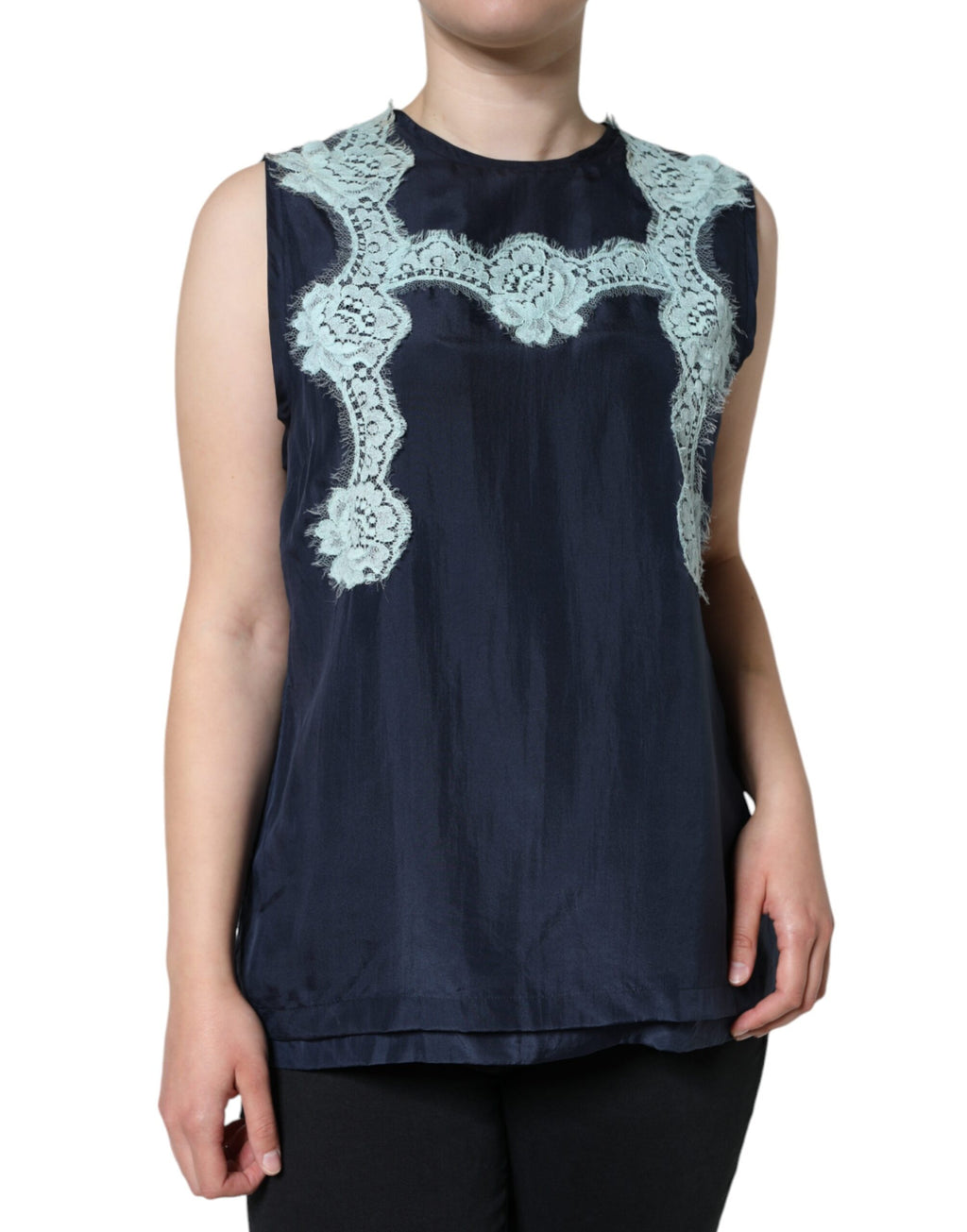 Blaues ärmelloses Tanktop aus Seide mit Blumenspitze