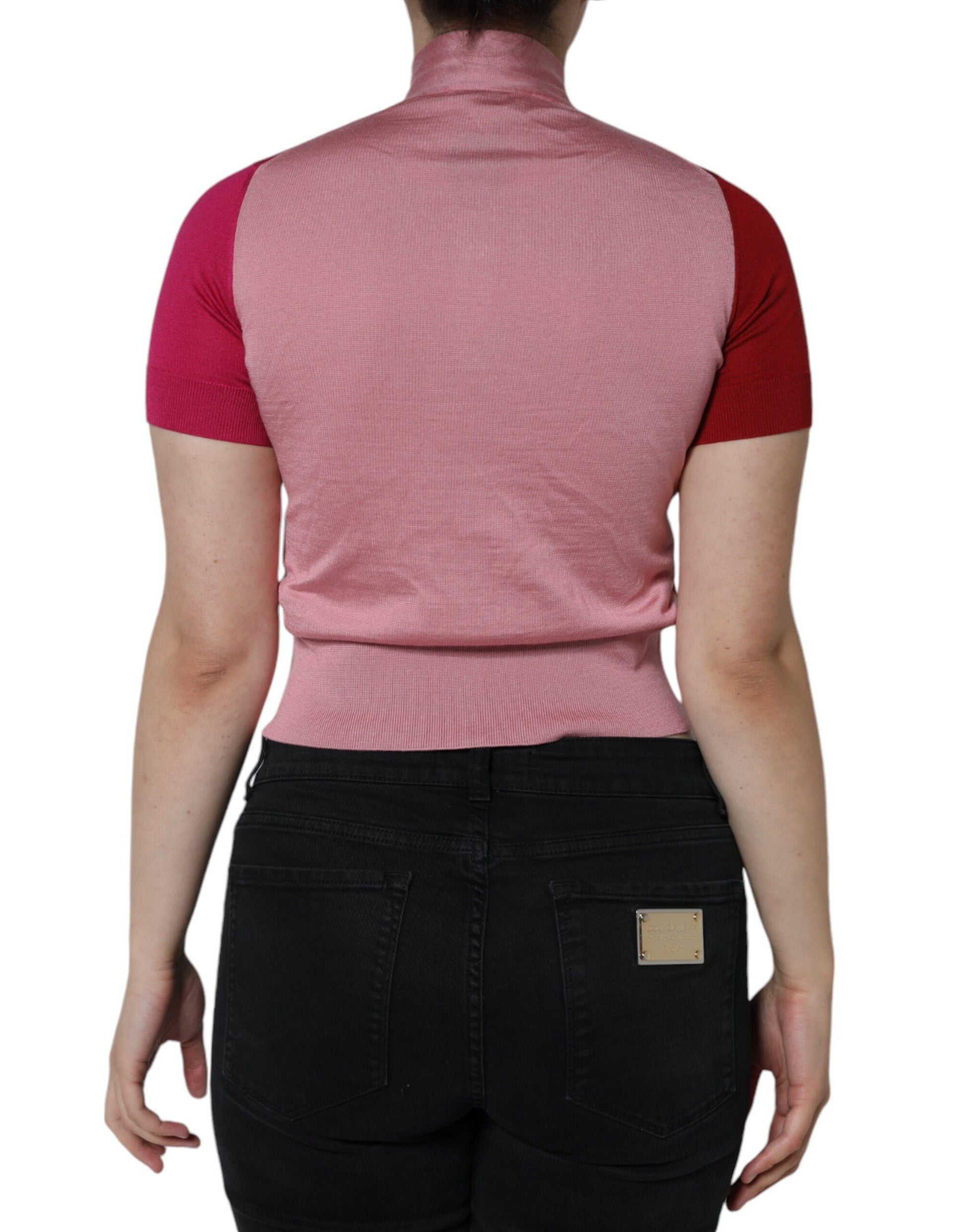 Rosafarbenes Pullover-Oberteil mit Ascot-Kragen und kurzen Ärmeln