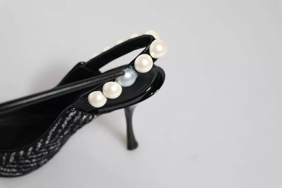 Weiß-schwarze Slingback-Schuhe mit Chevron-Faux-Perlen