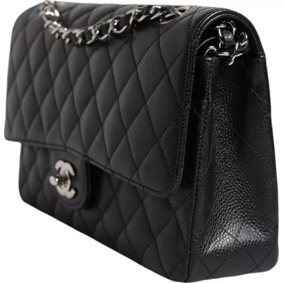 Black Caviar – Mittelgroße, klassische Schultertasche mit doppelter Klappe und gesteppter Silbertasche