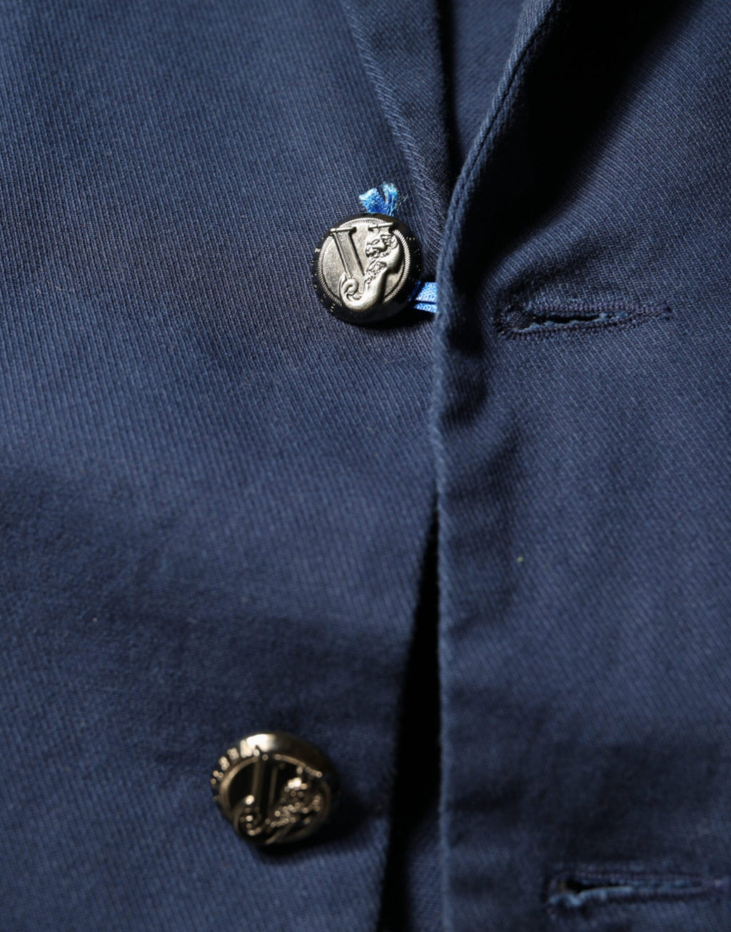 Blauer, einreihiger Blazer mit Kerbe