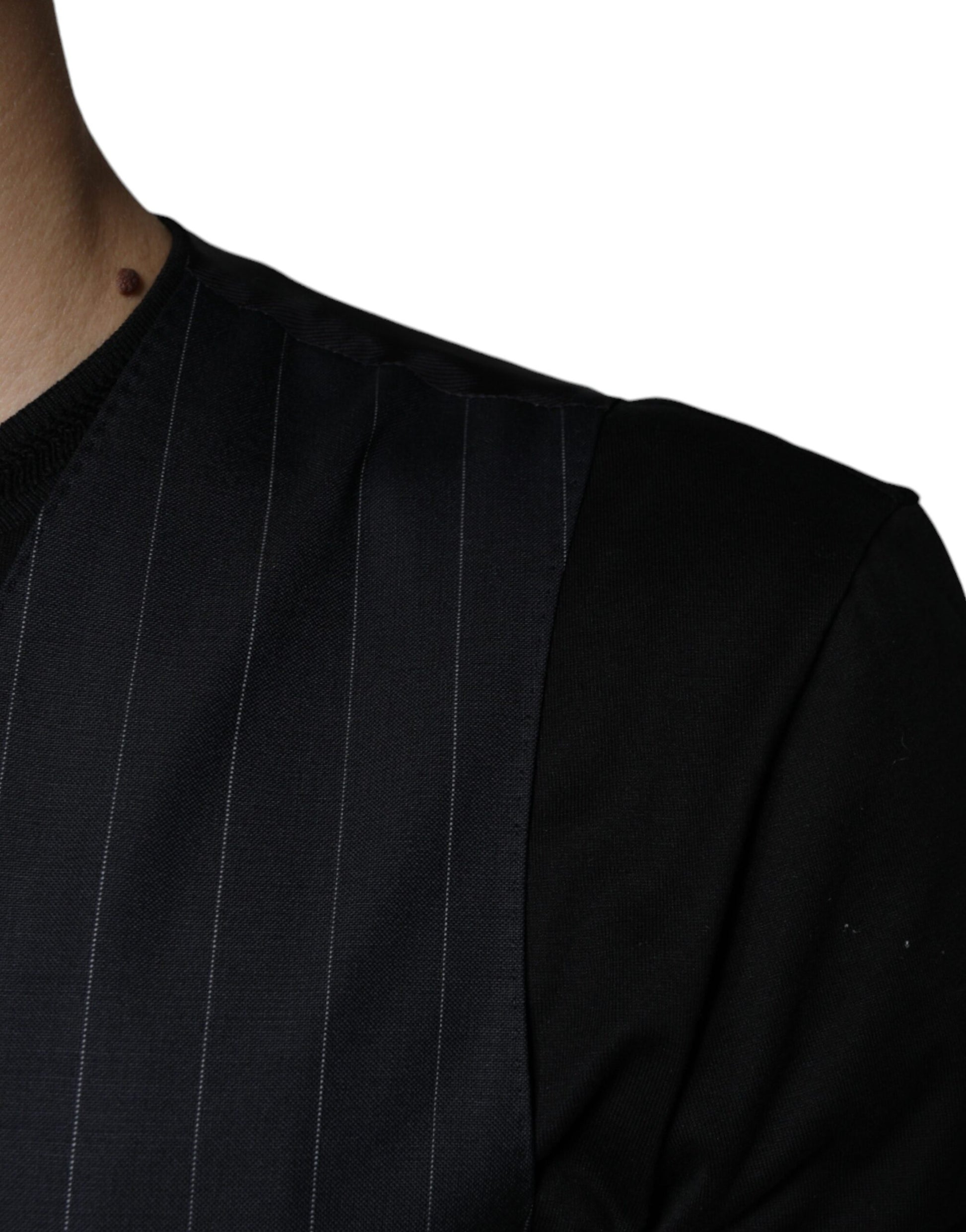 Schwarze Lederweste, formelle Weste