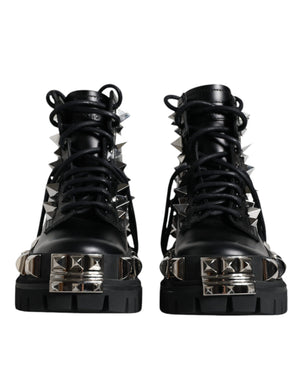 Schwarze Trekkingstiefel aus Leder mit Nieten