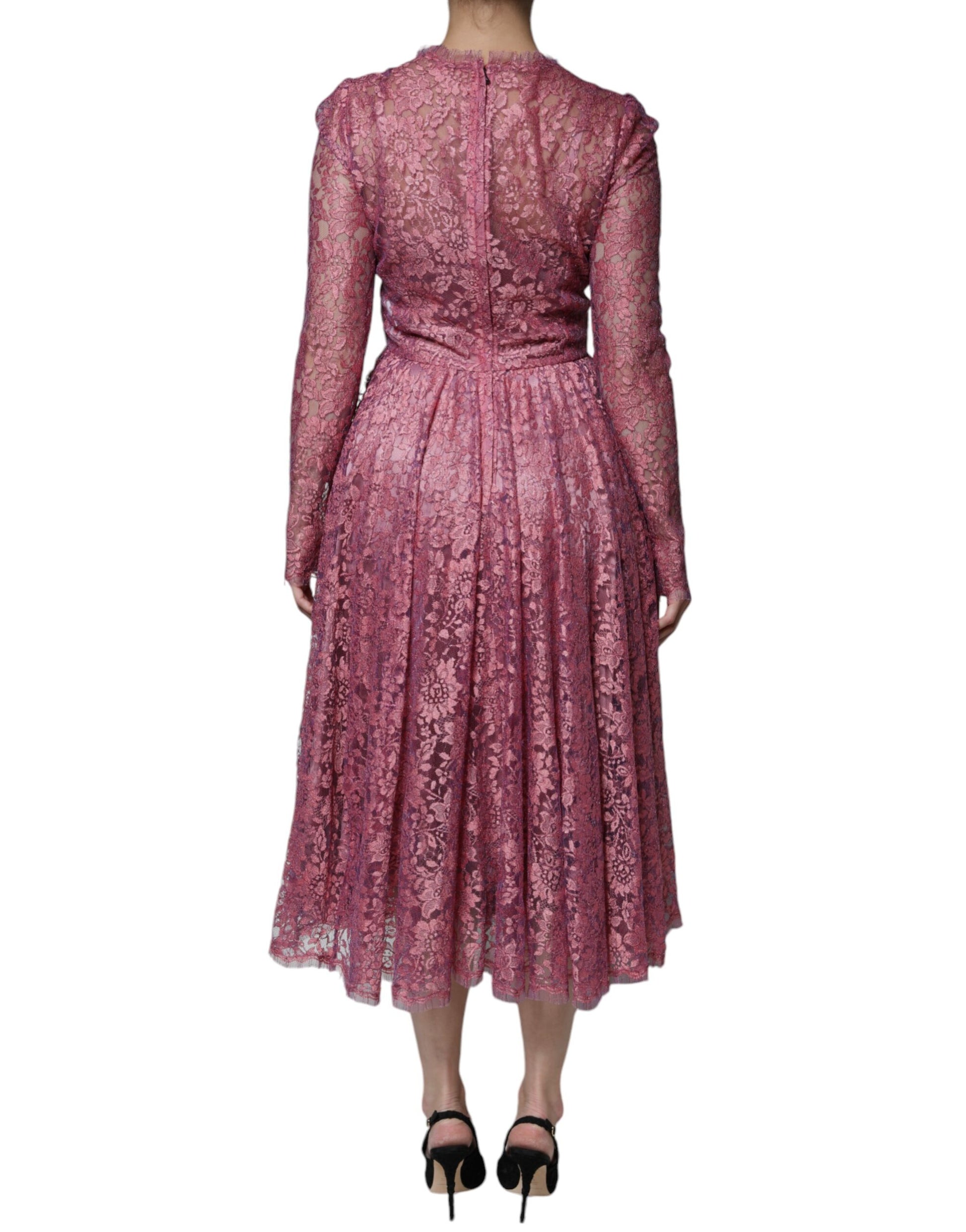Fuchsiafarbenes Maxikleid mit Blumenspitze und langen Ärmeln