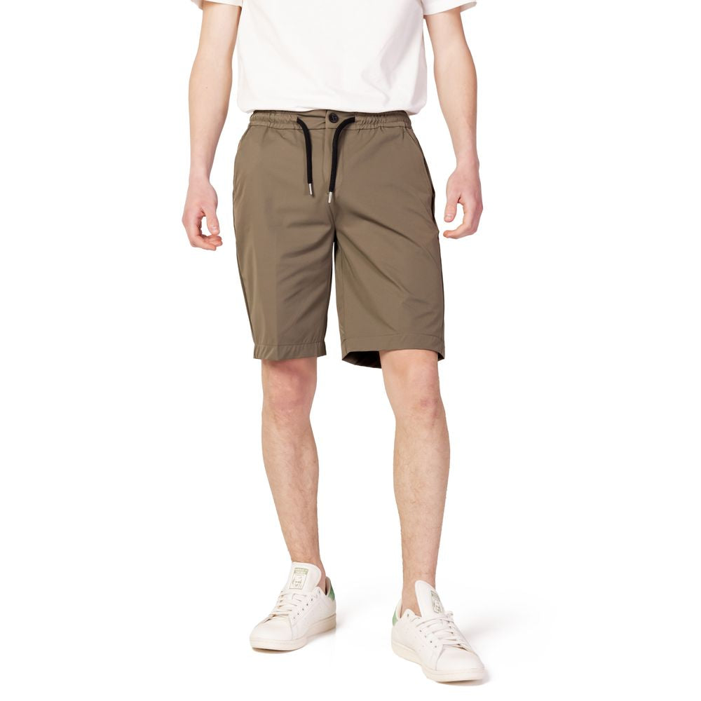 Grüne Nylon-Bermuda