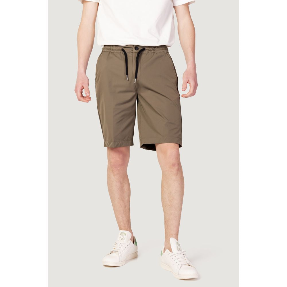 Grüne Nylon-Bermuda