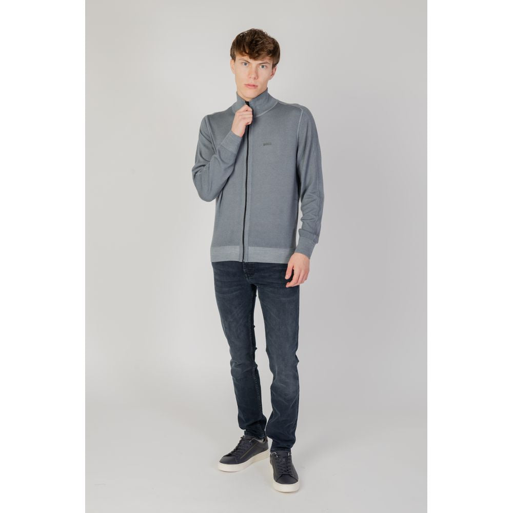 Graue Wollstrickjacke