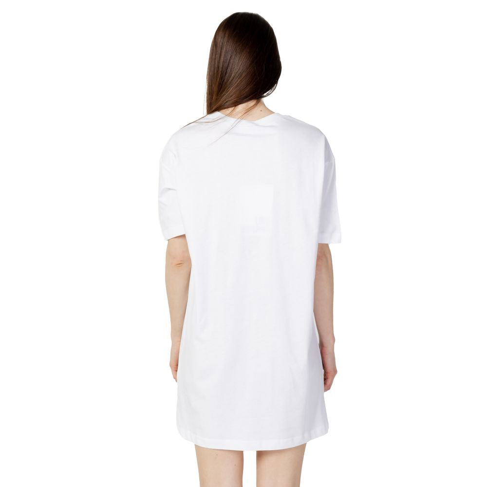 Weiße Baumwollshorts