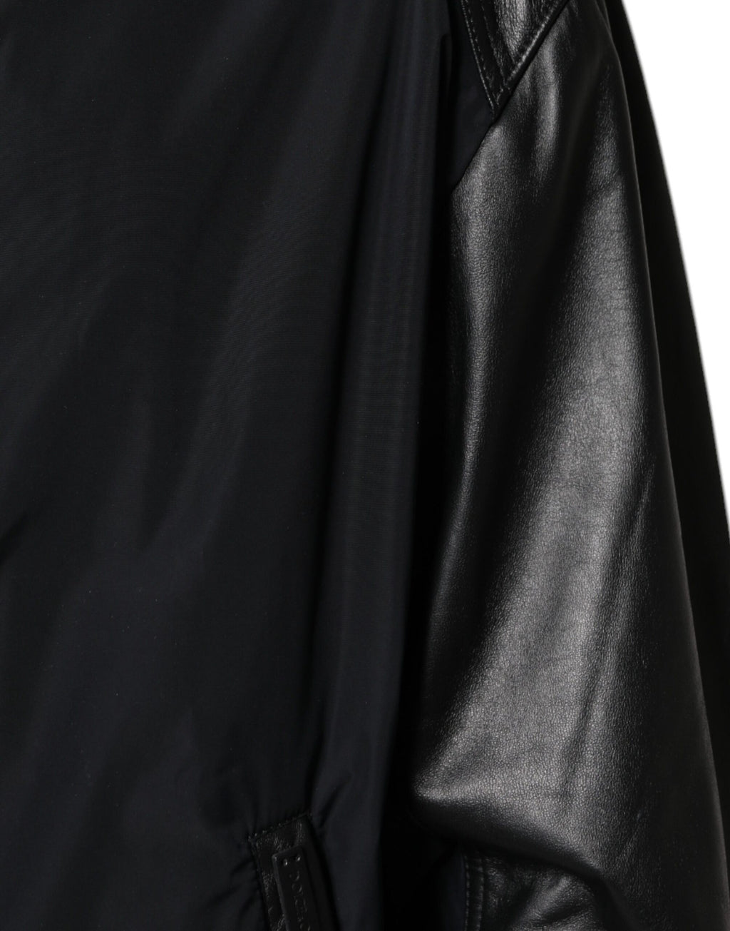 Schwarze Bomberjacke mit durchgehendem Reißverschluss und Kapuze für Herren