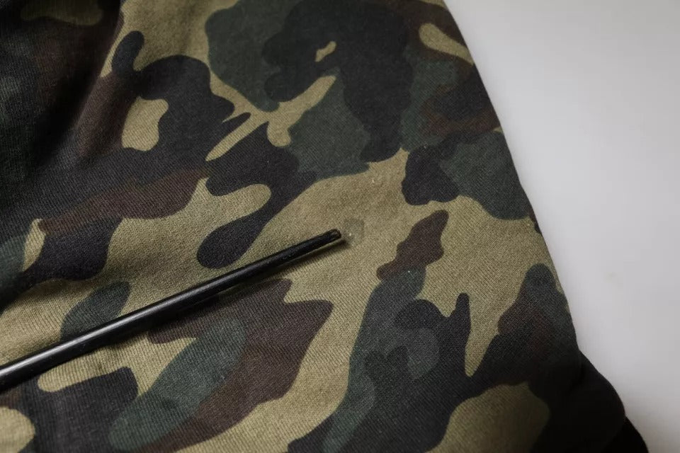 Schwarzer Camouflage Kapuzenpullover