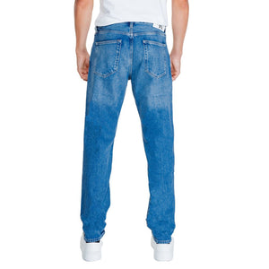 Hellblaue Jeans aus Baumwolle mit entspannter Passform
