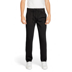 Schwarze Hose aus recyceltem Polyester