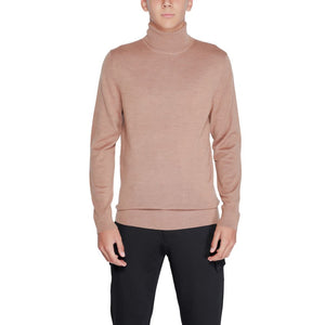 Beigefarbener Rollkragenpullover aus Wolle