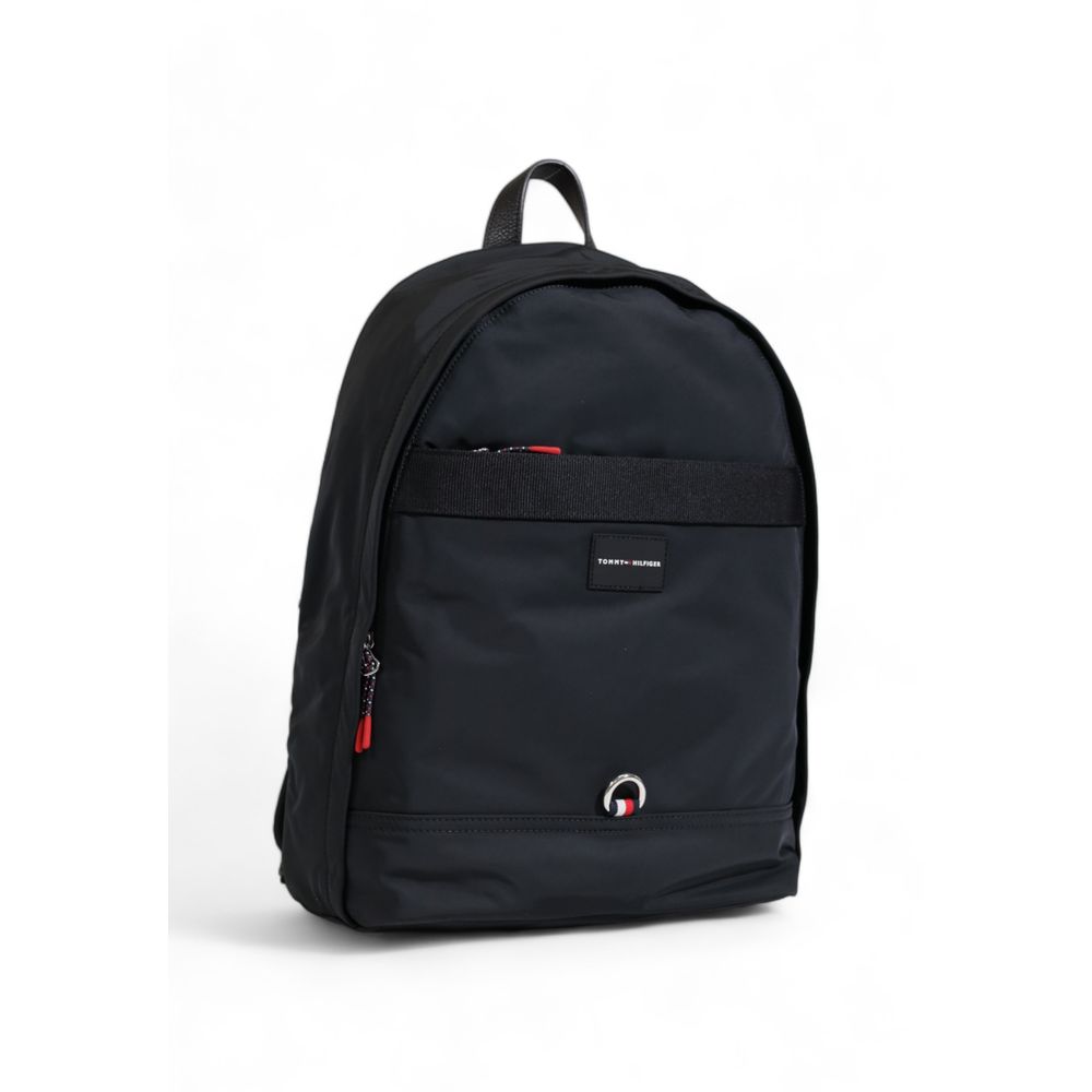 Schwarzer Rucksack aus recyceltem Polyester