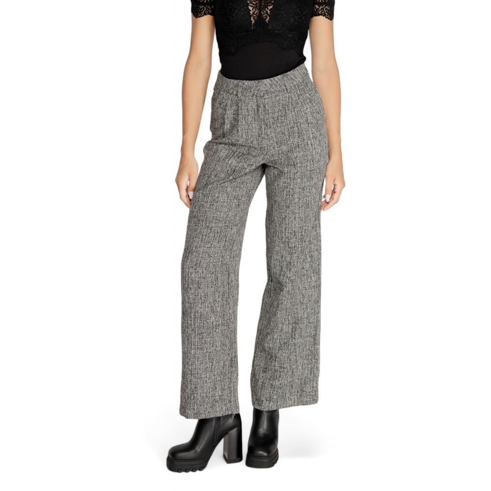 Schwarze Hose aus recyceltem Polyester