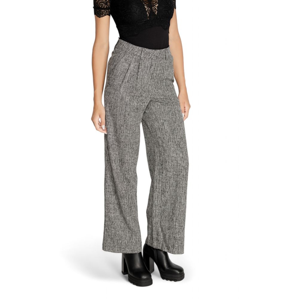 Schwarze Hose aus recyceltem Polyester