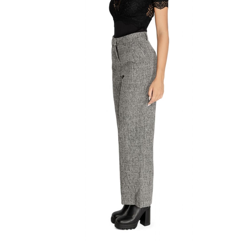 Schwarze Hose aus recyceltem Polyester