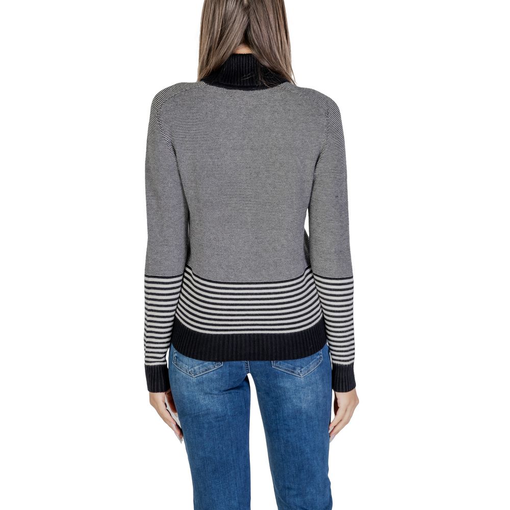 Schwarz-weißer Rollkragenpullover aus Viskose